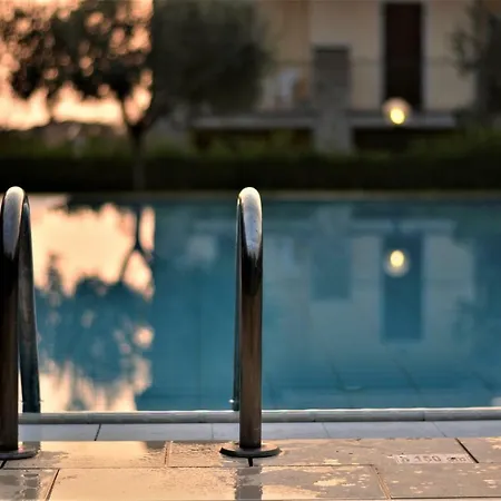 Evelyn Pool -only Family- Apartment *